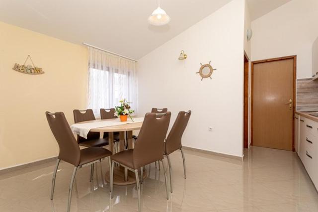 Apartments Marinko Baška Exterior foto